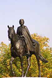  Elizabeth II statue, Ottawa