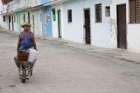 Man with wheelbarrow, Havana